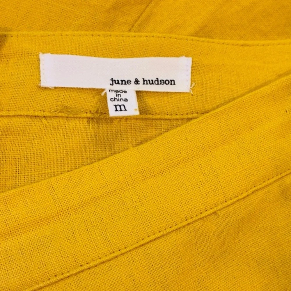 June & Hudson Nordstrom mustard yellow linen blend shorts